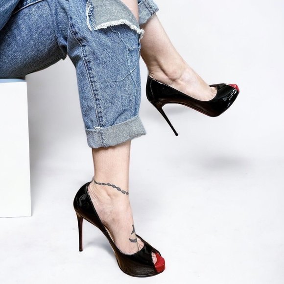 ❤️SOLD❤️Christian Louboutin Heels - Picture 2 of 14